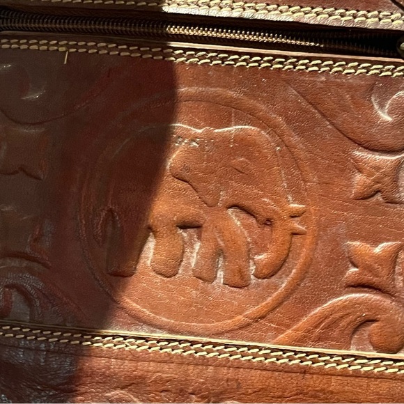 Vintage genuine leather elephant embossed hand shoulder crossbody bag - Picture 5 of 6
